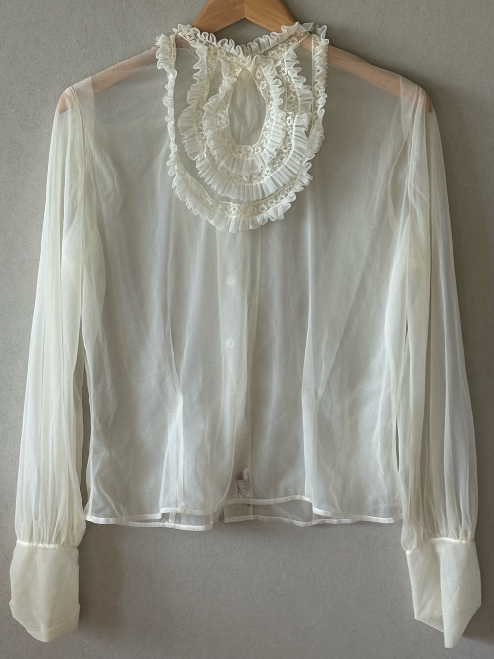 Vintage button back sheer blouse ruffles size 36 three buttons per cuff